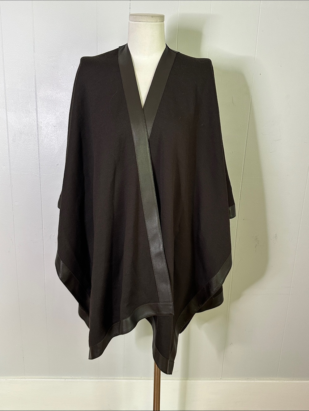 St.John Leather Trim Brown One Size Flowing Cape Pristine